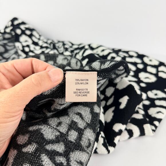 NEW Philosophy Black White Abstract Floral Knit Elastic Waist Sweater Skirt L - Picture 8 of 10